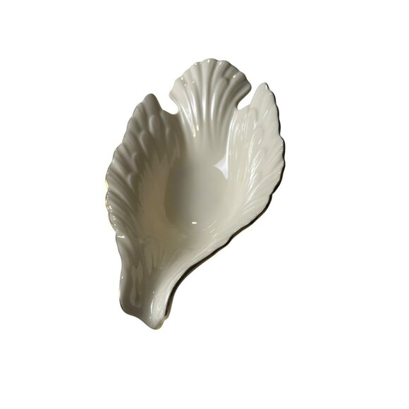 Lenox Shell-Shaped Porcelain Dish With Gold Trim Collectable Elegant Display - Picture 6 of 7